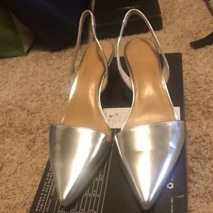 New Metallic Banana Republic Heels. Size 6 1/2.